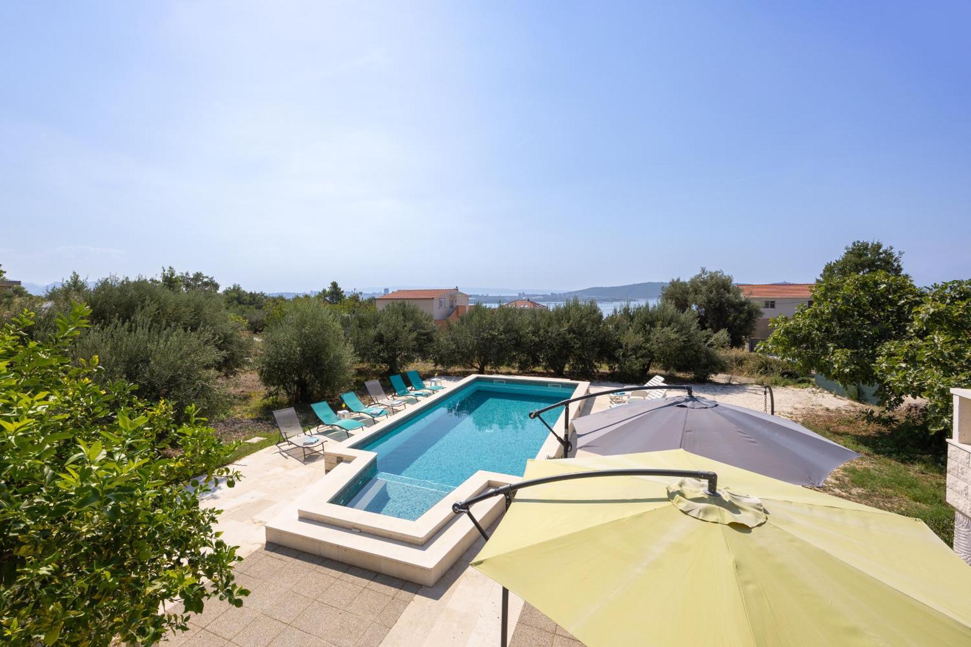 Casa Felice Apartments-Holiday Home Kastela Dış mekan fotoğraf